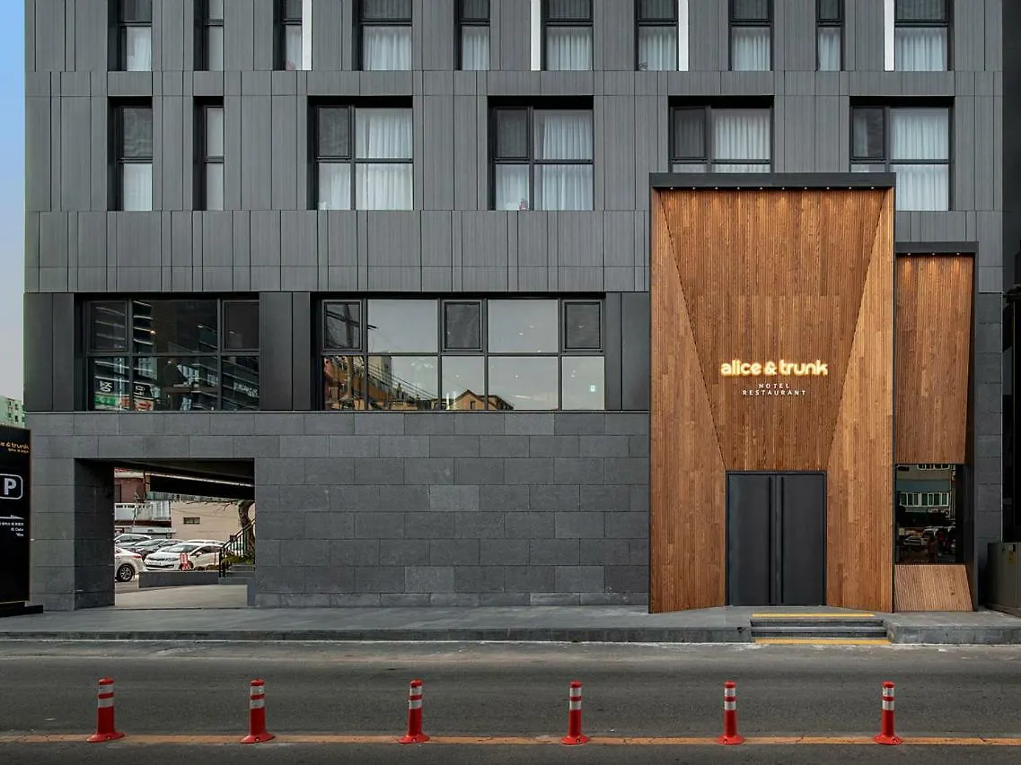 ****  Hotel Alice And Trunk Jeju South Korea