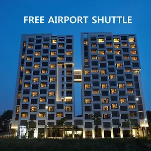Hotel Royal Emporium Airport ****