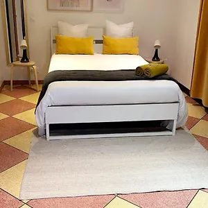 https://chambre-olivier.fr-provencehotel.com