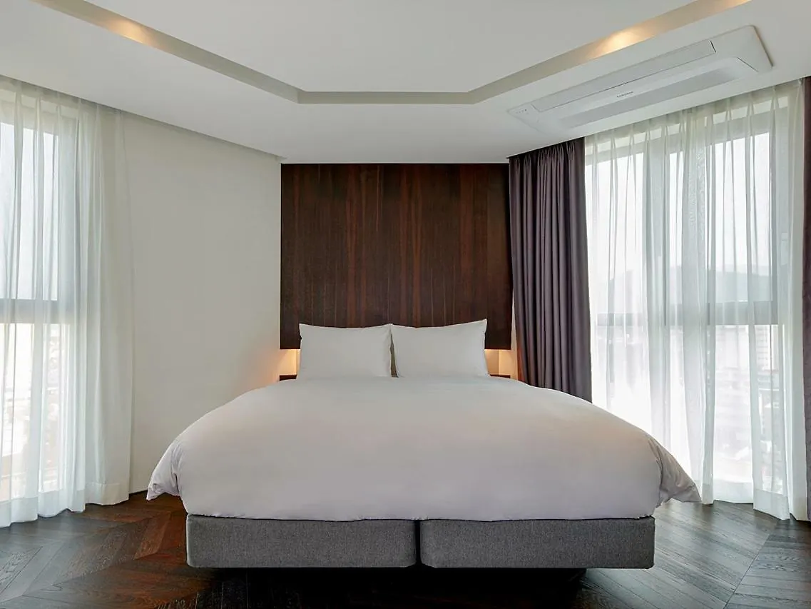Hotel Alice And Trunk Jeju 4*,  Corea del Sur