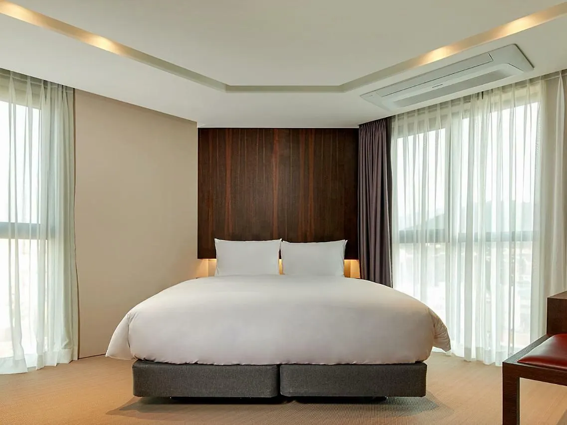 Hotel Alice And Trunk Jeju