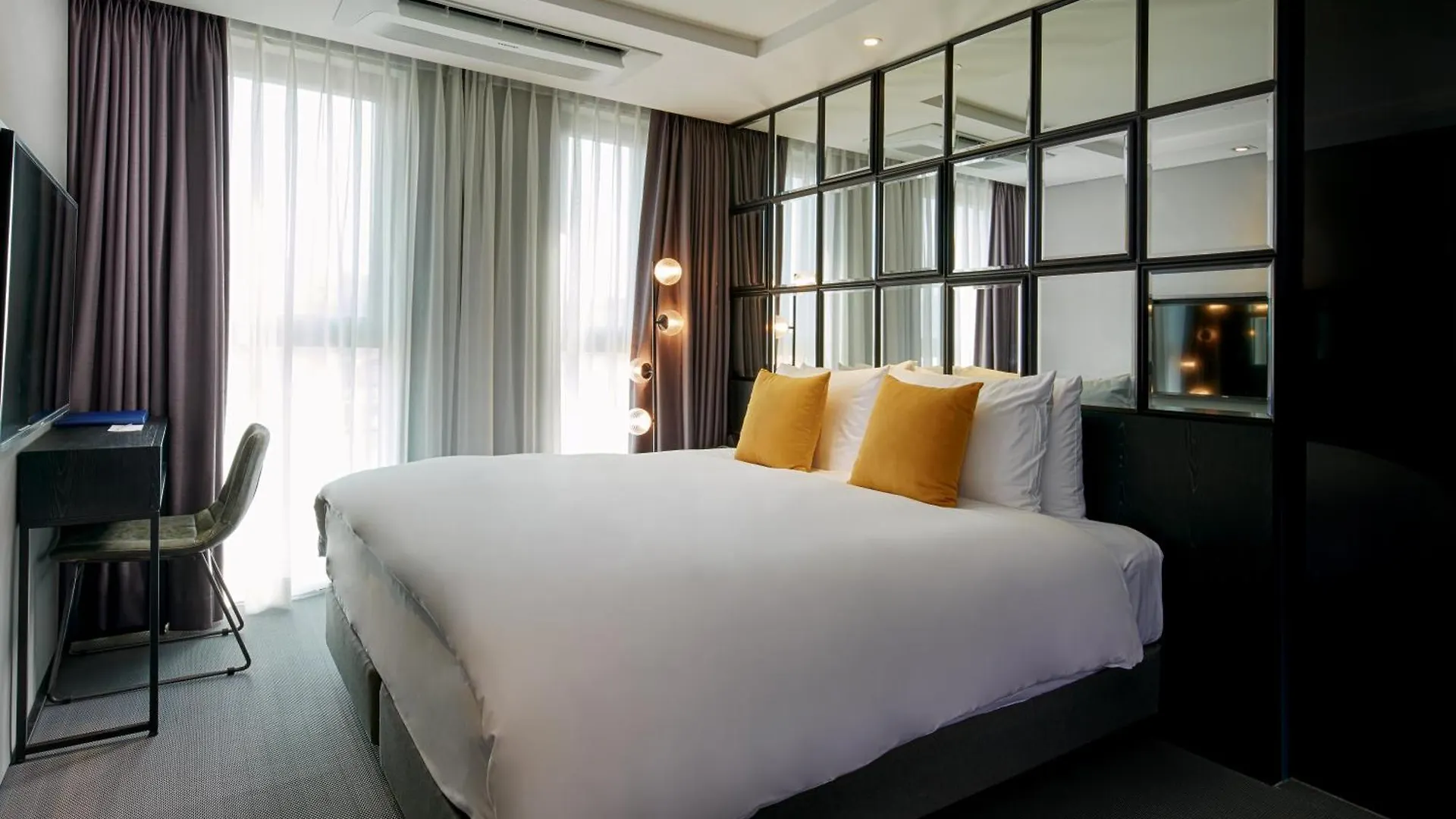 Hotel Alice And Trunk Jeju
